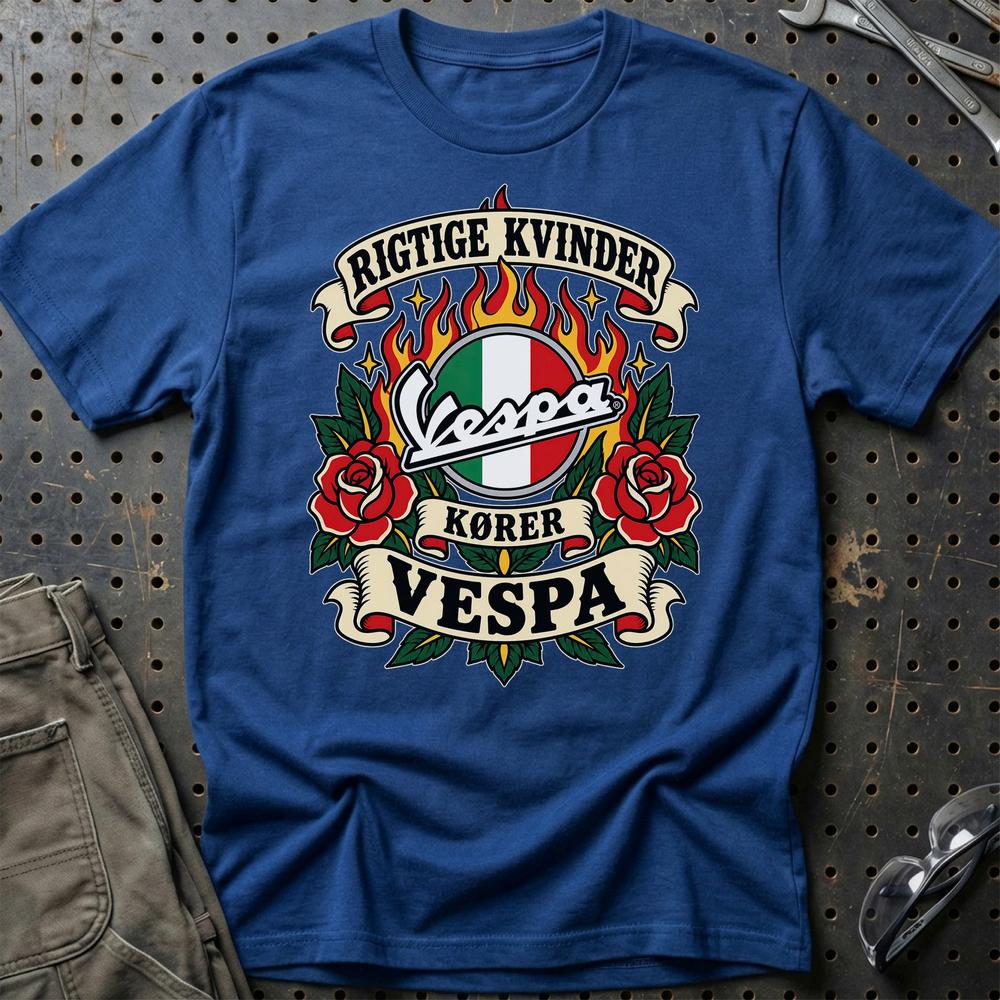 
Produktbillede af Vespa Rigtige Kvinder Kører – Roser og Flammer T-Shirt