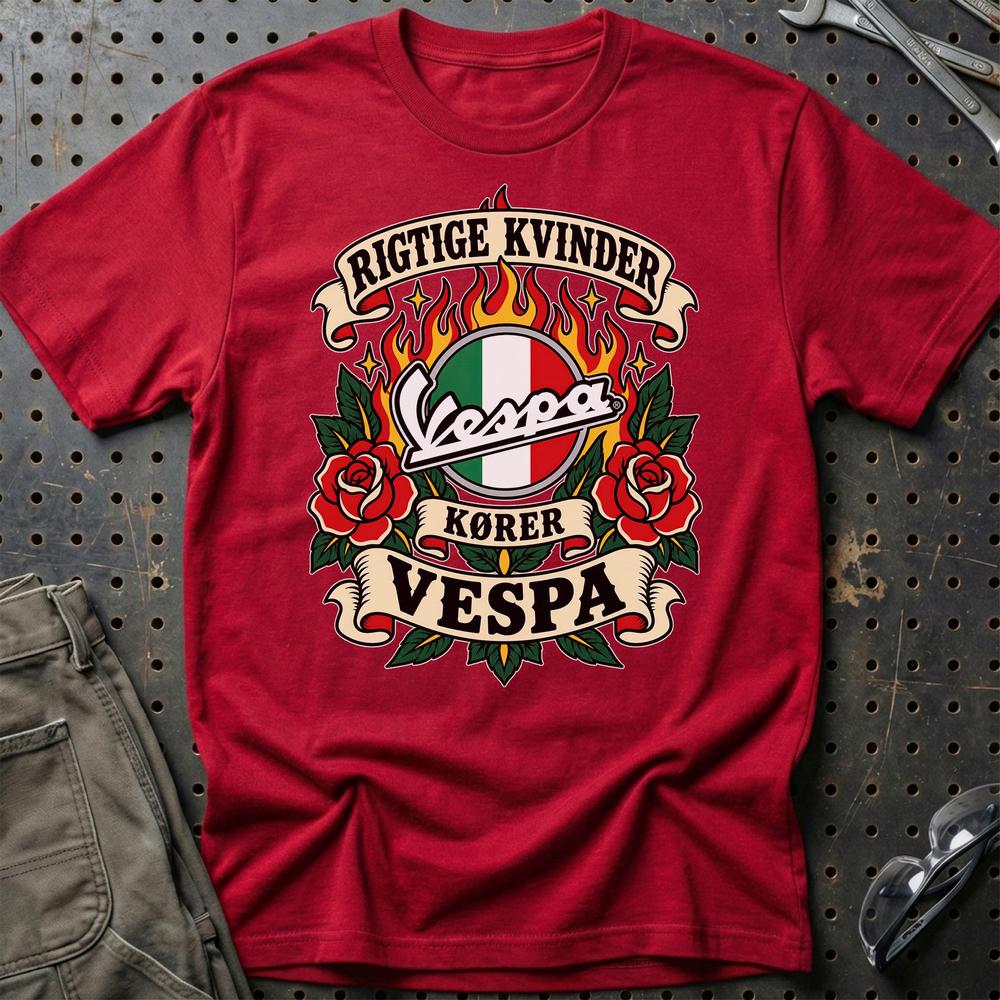 
Produktbillede af Vespa Rigtige Kvinder Kører – Roser og Flammer T-Shirt