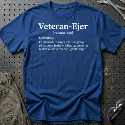 Veteran-Ejer – Gammel Bil, Gamle Holdninger - Unisex T-Shirt , Bomuld-Beklædning-Garage Culture-Blå Royal-S-Garage Culture Shop- garage - man cave - merchandise