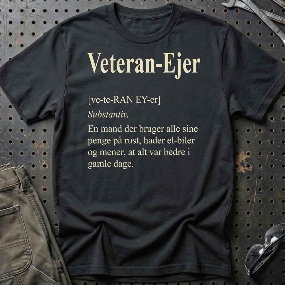 Veteran-Ejer – Gammel Bil, Gamle Holdninger - Unisex T-Shirt , Bomuld-Beklædning-Garage Culture-Sort-S-Garage Culture Shop- garage - man cave - merchandise
