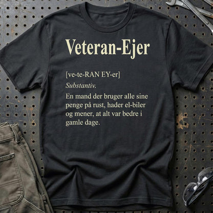 Veteran-Ejer – Gammel Bil, Gamle Holdninger - Unisex T-Shirt , Bomuld-Beklædning-Garage Culture-Sort-S-Garage Culture Shop- garage - man cave - merchandise