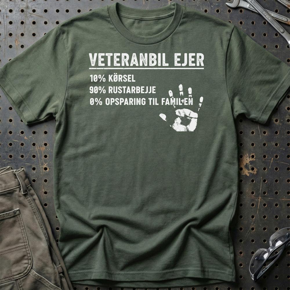 Veteranbil Ejer – 10% Kørsel, 90% Rustarbejde - Unisex T-Shirt , Bomuld-Beklædning-Garage Culture-Grøn Militær-S-Garage Culture Shop- garage - man cave - merchandise