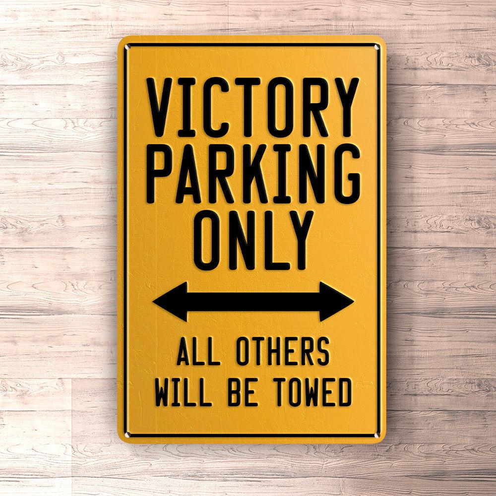 Victory Parking Only Skilte, Musemåtte, Dørmåtte , Plakat-Parking skilte-Victory-Garage Culture Shop- garage - man cave - merchandise