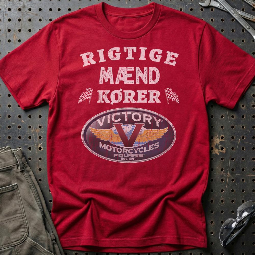 Victory Rigtige Mænd Kører T-Shirt-Beklædning-Victory-Rød-S-Garage Culture Shop- garage - man cave - merchandise