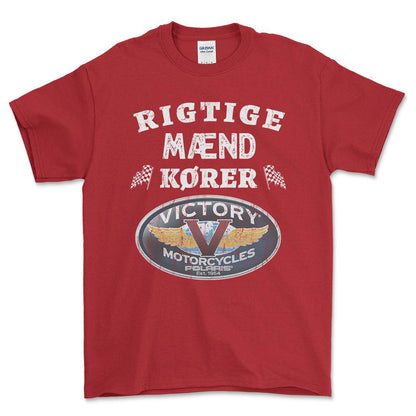 Victory Rigtige Mænd Kører - Unisex T-Shirt , Bomuld-Beklædning-Victory-Rød-S-Forside-Garage Culture Shop- garage - man cave - merchandise