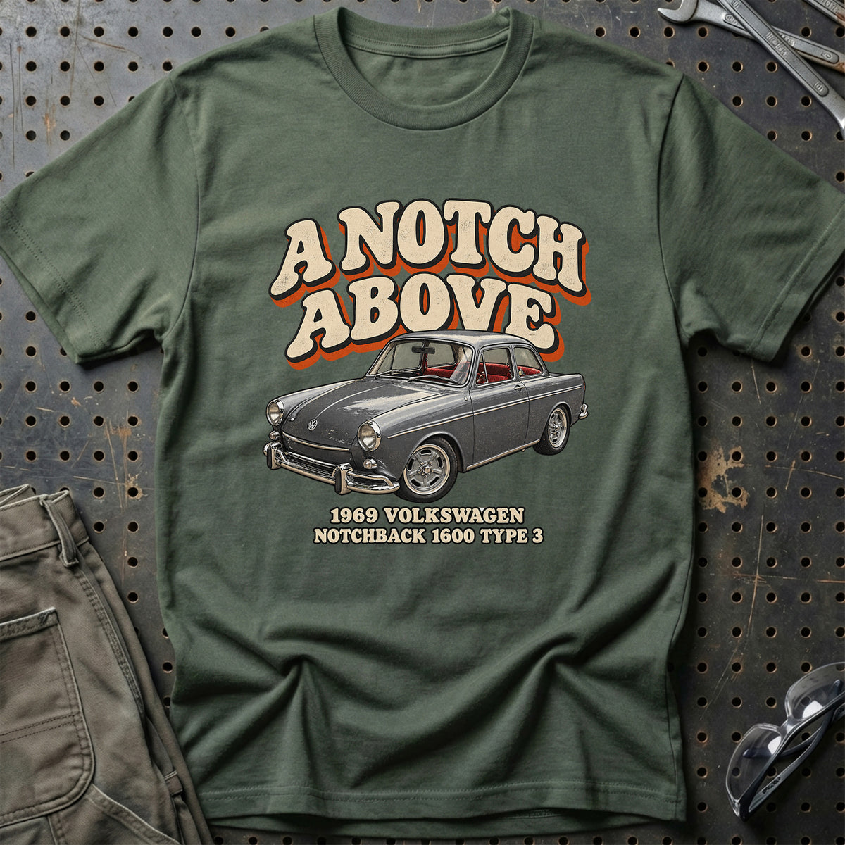 
Volkswagen Notchback 1969 – A Notch Above T-Shirt – Grøn Militær