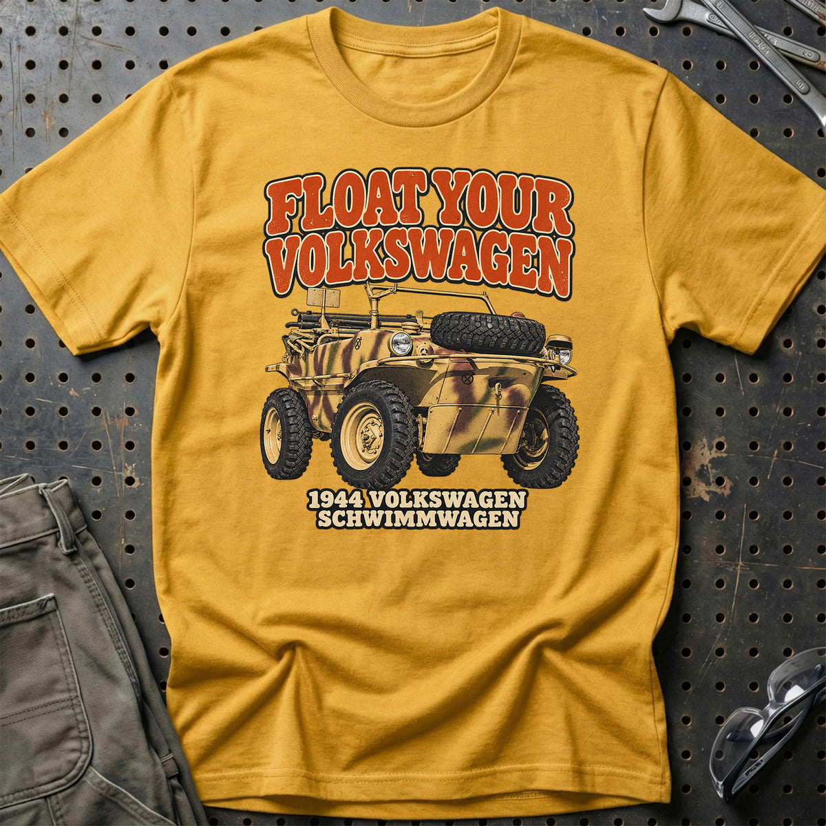 
Volkswagen Schwimmwagen 1944 – Float Your Volkswagen T-Shirt – Guld