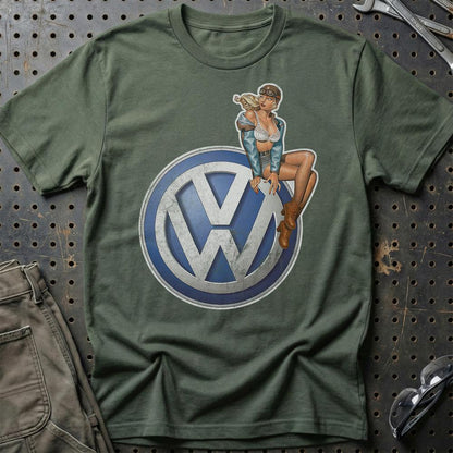 Volkswagen VW Pinup - Unisex T-Shirt , Bomuld-Beklædning-VW-Grøn Militær-S-Garage Culture Shop- garage - man cave - merchandise