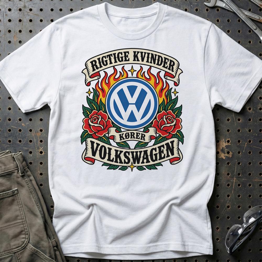 Volkswagen VW Rigtige Kvinder Kører – Roser og Flammer T-Shirt-Beklædning-VW-Hvid-S-Garage Culture Shop- garage - man cave - merchandise