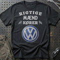 Volkswagen VW Rigtige Mænd Kører T-Shirt-Beklædning-VW-Sort-S-Garage Culture Shop- garage - man cave - merchandise