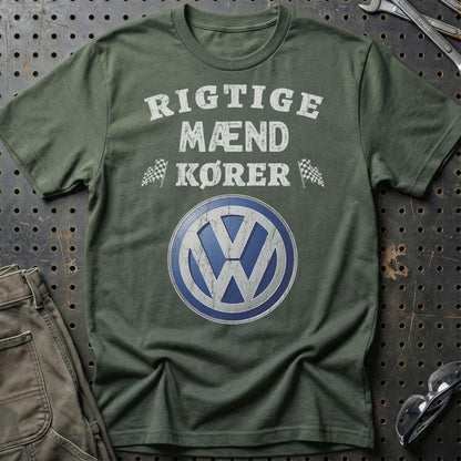 Volkswagen VW Rigtige Mænd Kører - Unisex T-Shirt , Bomuld-Beklædning-VW-Grøn Militær-S-Garage Culture Shop- garage - man cave - merchandise