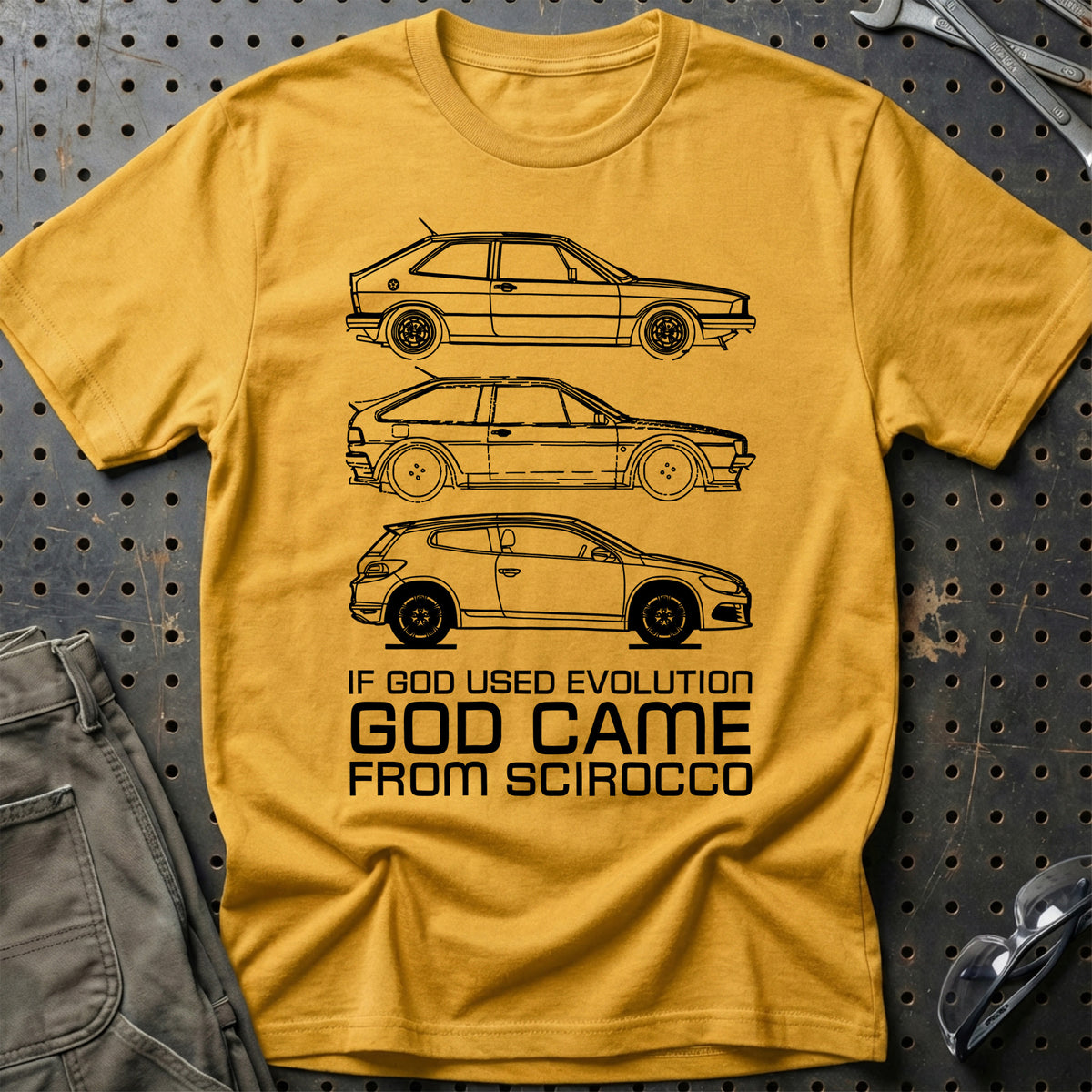 
Volkswagen VW Scirocco If God Used Evolution God Came From Scirocco T-Shirt – Guld