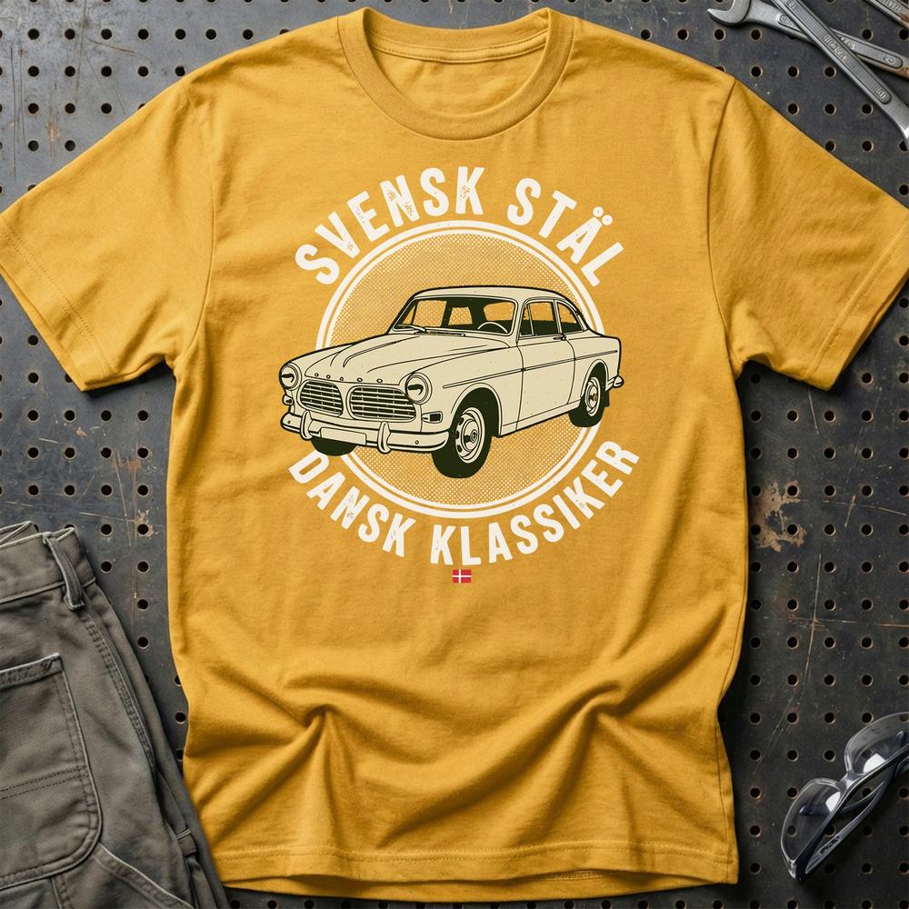 Volvo Amazon Svensk Stål Dansk Klassiker T-Shirt-Beklædning-Volvo-Guld-S-Garage Culture Shop- garage - man cave - merchandise