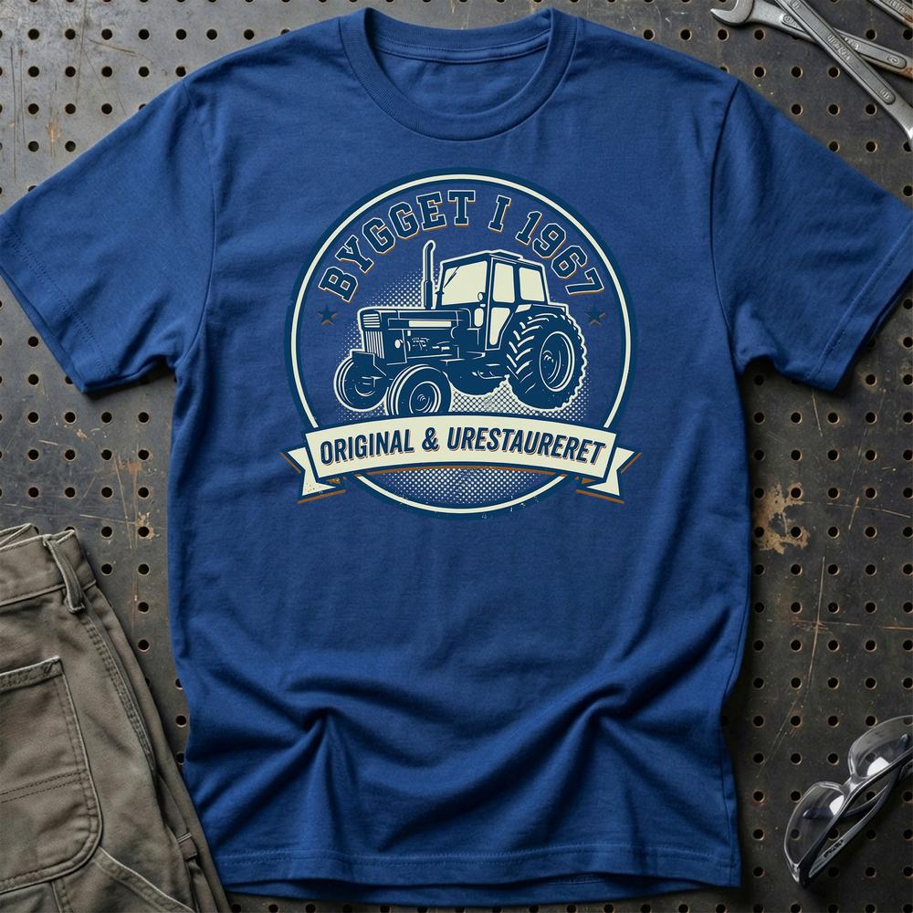 Volvo BM 800 1967 T-Shirt - Original & Urestaureret T-Shirt-Beklædning-Volvo BM-Blå Royal-S-Garage Culture Shop- garage - man cave - merchandise