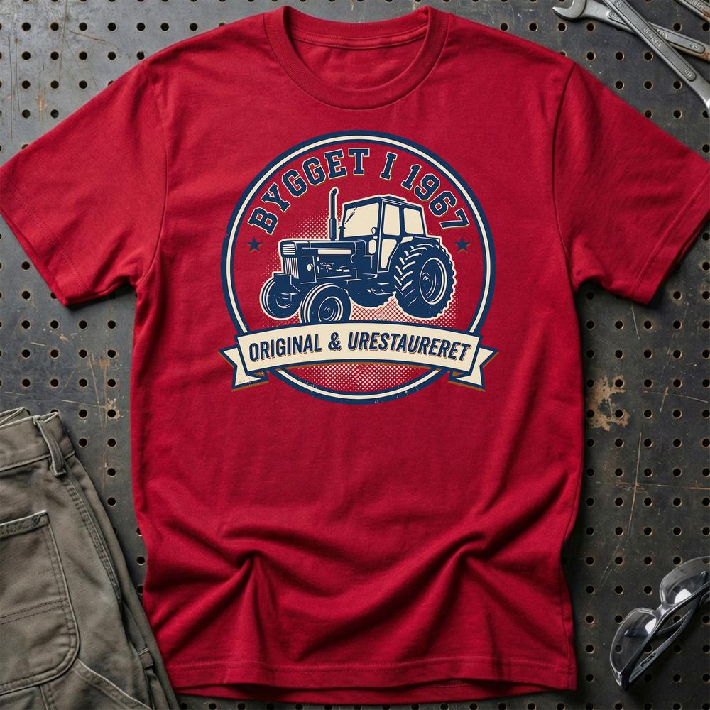Volvo BM 800 1967 T-Shirt - Original & Urestaureret T-Shirt-Beklædning-Volvo BM-Rød-S-Garage Culture Shop- garage - man cave - merchandise