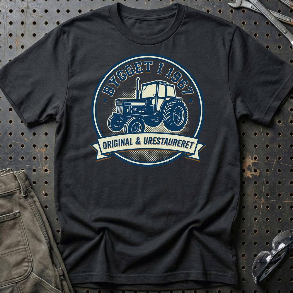 Volvo BM 800 1967 T-Shirt - Original & Urestaureret T-Shirt-Beklædning-Volvo BM-Sort-S-Garage Culture Shop- garage - man cave - merchandise
