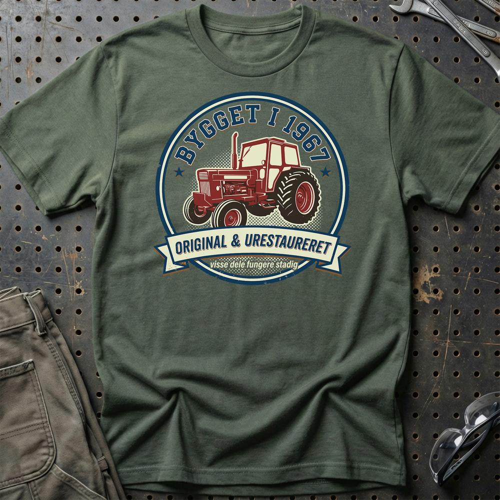 Volvo BM 800 - Visse Dele Fungerer Stadig T-Shirt-Beklædning-Volvo BM-Grøn Militær-S-Garage Culture Shop- garage - man cave - merchandise