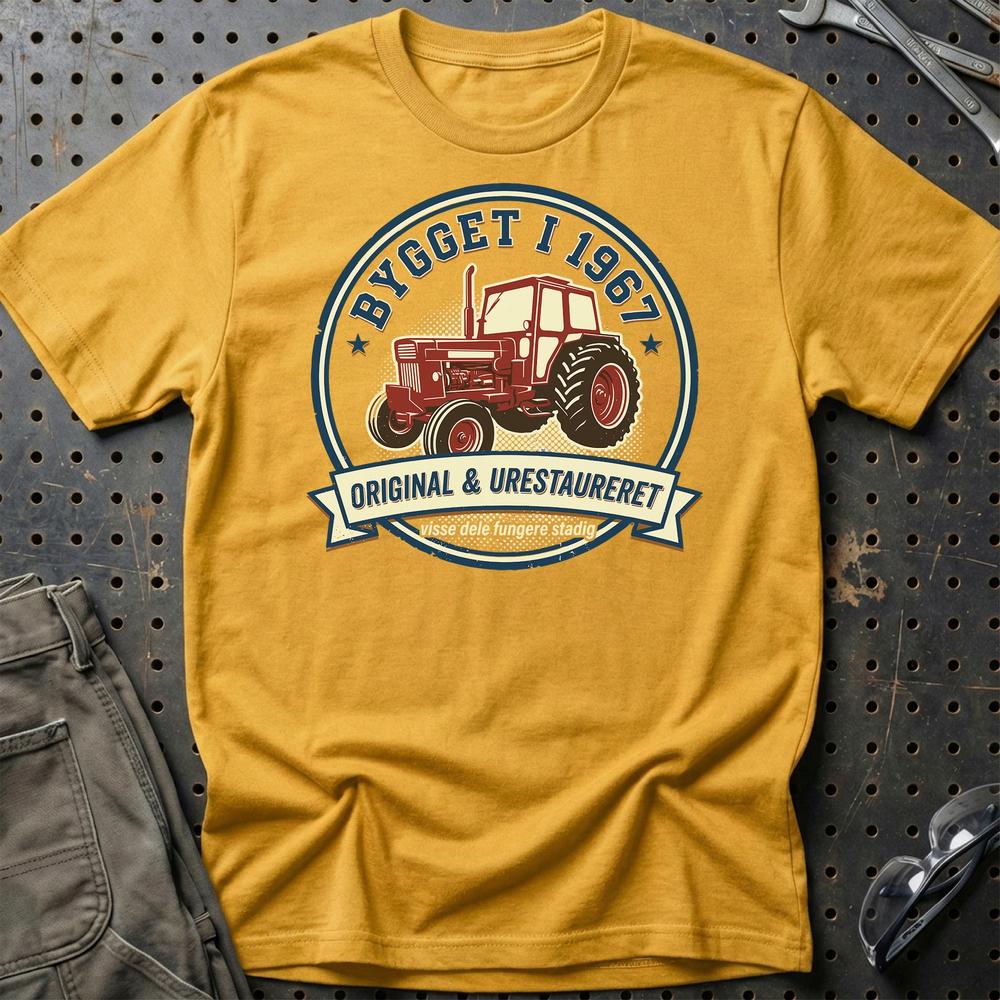 Volvo BM 800 - Visse Dele Fungerer Stadig T-Shirt-Beklædning-Volvo BM-Guld-S-Garage Culture Shop- garage - man cave - merchandise