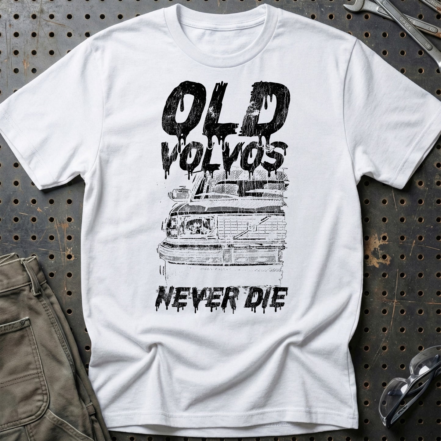Volvo Old Volvos Never Die Volvo 240 Early 80s Model Unisex T-Shirt , Bomuld-Beklædning-Volvo-Hvid-S-Garage Culture Shop- garage - man cave - merchandise