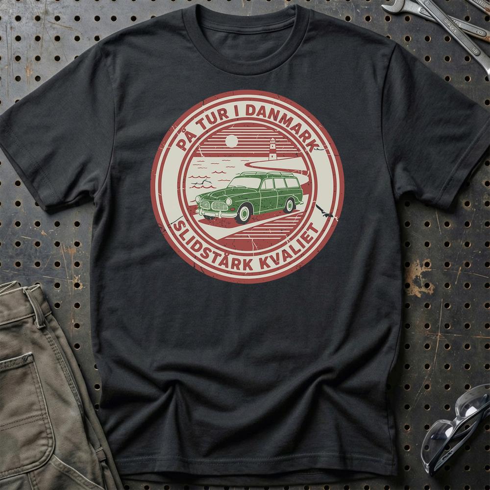 Volvo På Tur I Danmark Slidstærk Kvalitet - Unisex T-Shirt-Beklædning-Volvo-Sort-S-Garage Culture Shop- garage - man cave - merchandise