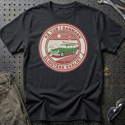 Volvo På Tur I Danmark Slidstærk Kvalitet - Unisex T-Shirt-Beklædning-Volvo-Sort-S-Garage Culture Shop- garage - man cave - merchandise