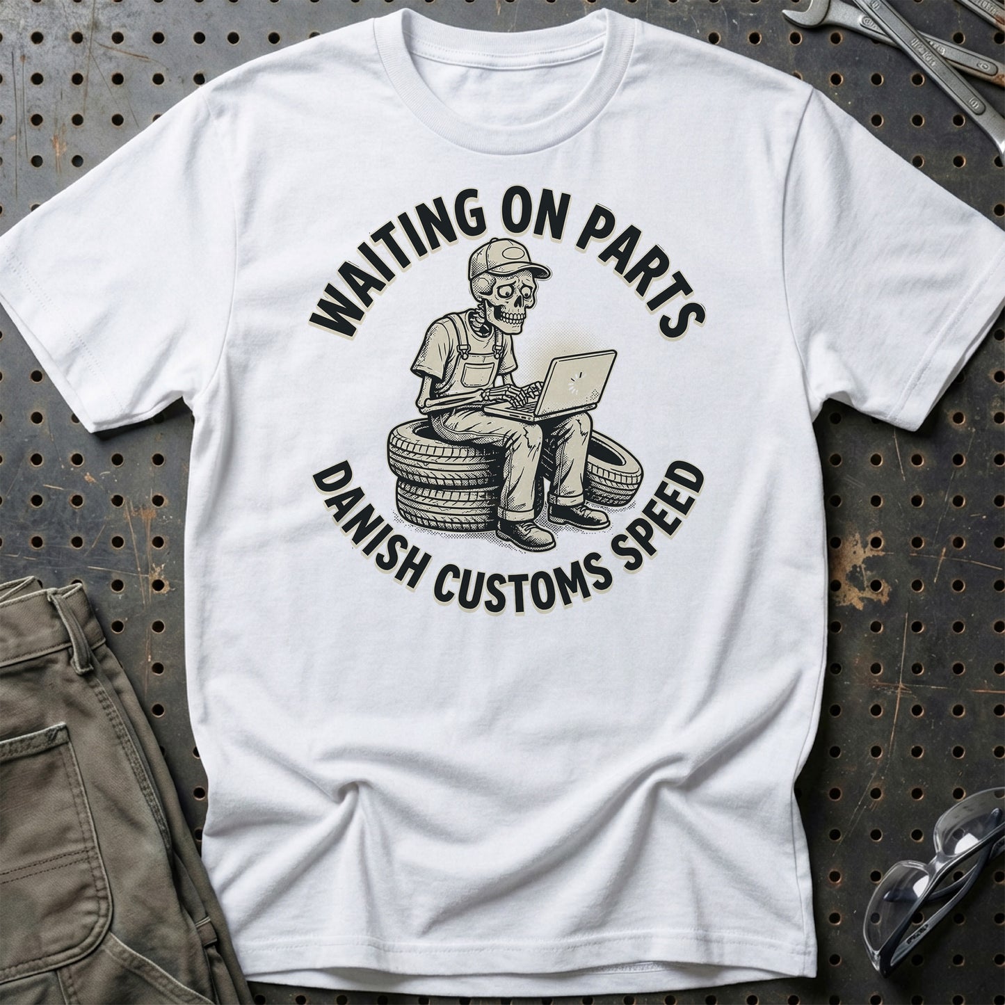 Waiting on Parts – Danish Garage Life - Unisex T-Shirt , Bomuld-Beklædning-Garage Culture-Hvid-S-Garage Culture Shop- garage - man cave - merchandise
