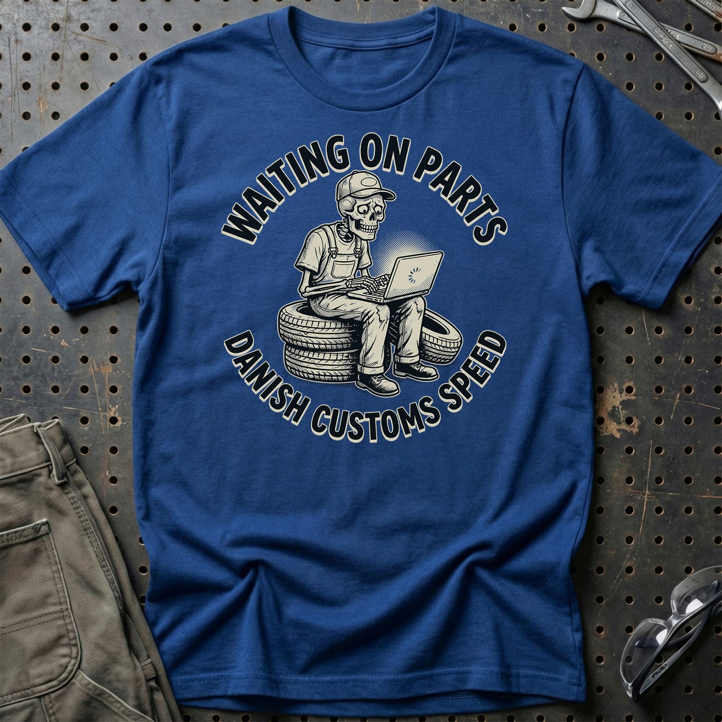 Waiting on Parts – Danish Garage Life - Unisex T-Shirt , Bomuld-Beklædning-Garage Culture-Blå Royal-S-Garage Culture Shop- garage - man cave - merchandise
