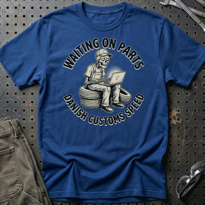 Waiting on Parts – Danish Garage Life - Unisex T-Shirt , Bomuld-Beklædning-Garage Culture-Blå Royal-S-Garage Culture Shop- garage - man cave - merchandise