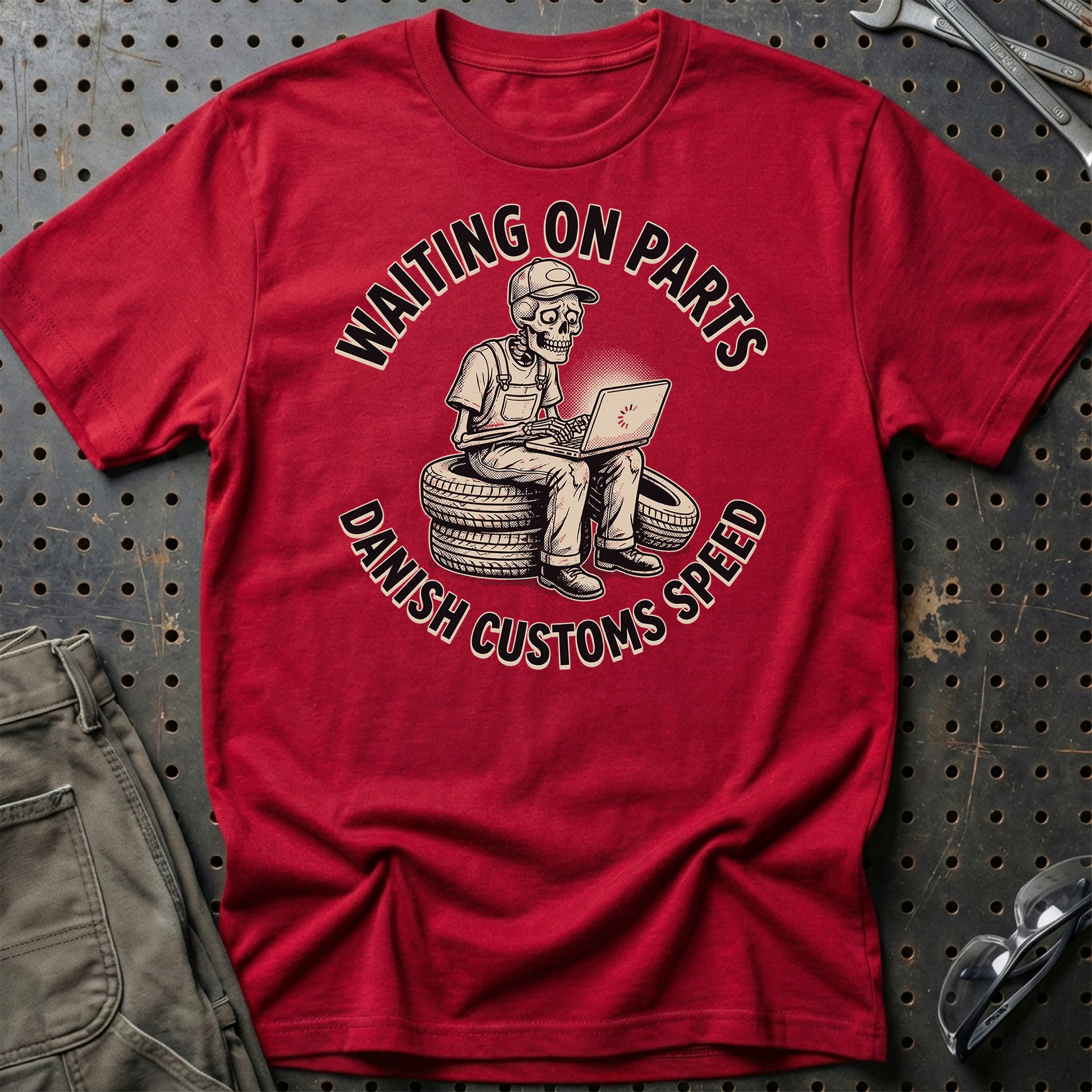 Waiting on Parts – Danish Garage Life - Unisex T-Shirt , Bomuld-Beklædning-Garage Culture-Rød-S-Garage Culture Shop- garage - man cave - merchandise