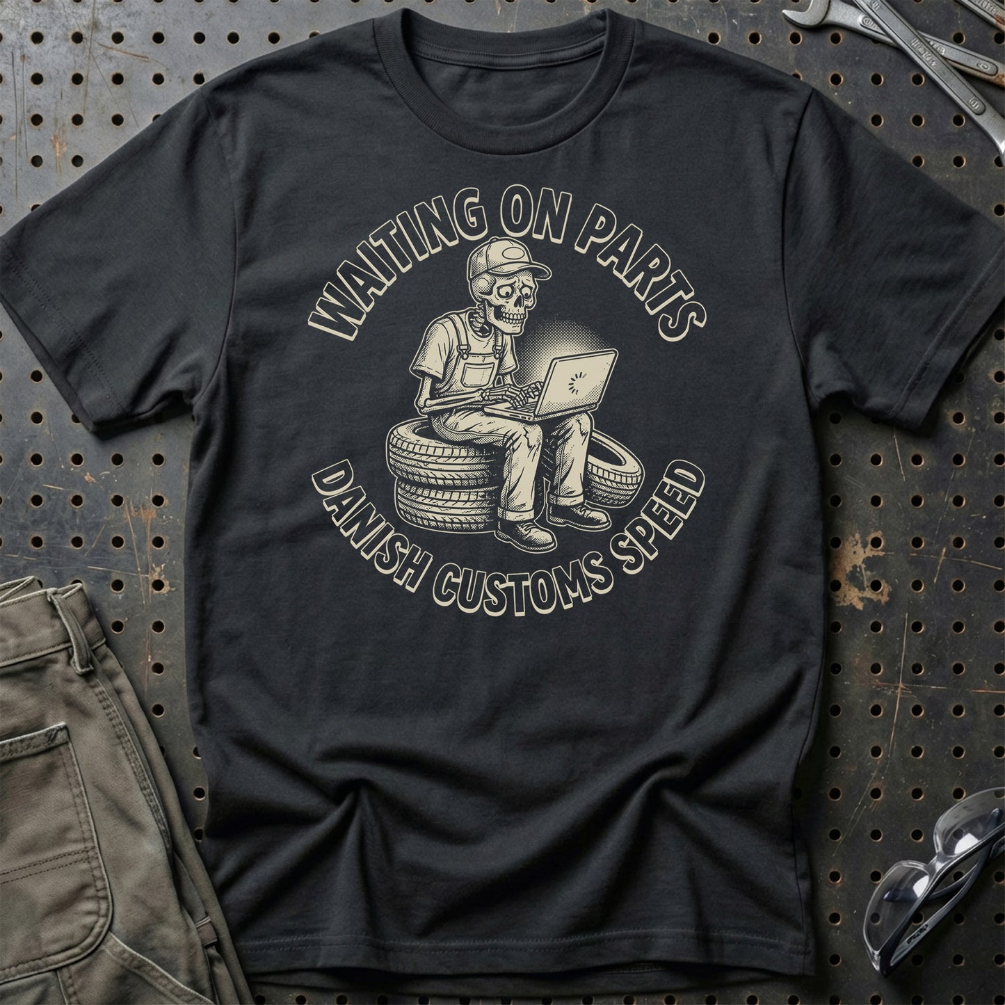 Waiting on Parts – Danish Garage Life - Unisex T-Shirt , Bomuld-Beklædning-Garage Culture-Sort-S-Garage Culture Shop- garage - man cave - merchandise