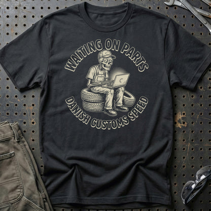 Waiting on Parts – Danish Garage Life - Unisex T-Shirt , Bomuld-Beklædning-Garage Culture-Sort-S-Garage Culture Shop- garage - man cave - merchandise