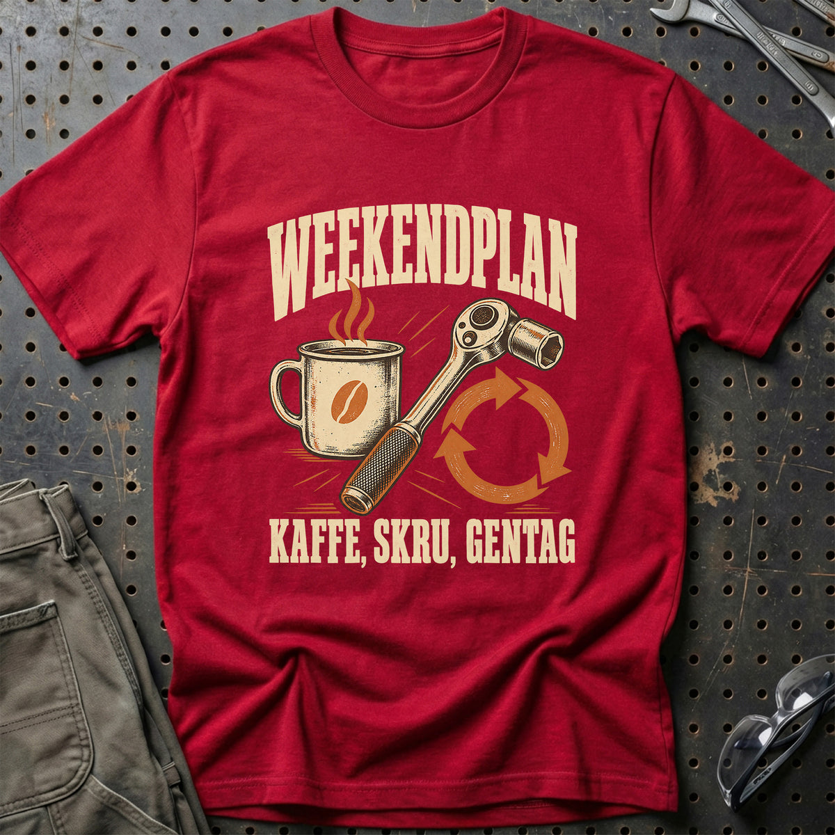 
Produktbillede af Weekendplan – Kaffe, skru, gentag T-Shirt