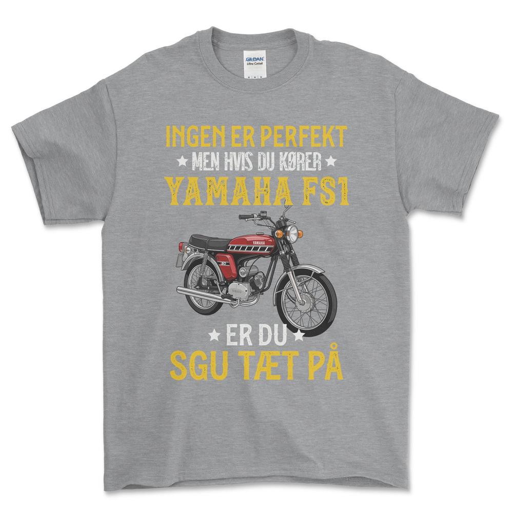 Yamaha Fs1 Ingen Er Perfekt Men Hvis Du Kører Yamaha Fs1 Er Du Sgu Tæt På Unisex T-Shirt , Bomuld-Beklædning-Yamaha-Grå Sport-S-Forside-Garage Culture Shop- garage - man cave - merchandise