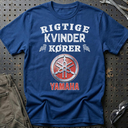 Yamaha Rigtige Kvinder Kører - Unisex T-Shirt , Bomuld-Beklædning-Yamaha-Blå Royal-S-Garage Culture Shop- garage - man cave - merchandise