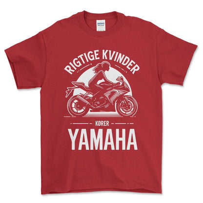 Yamaha Rigtige Kvinder Kører Yamaha - Unisex T-Shirt , Bomuld-Beklædning-Yamaha-Rød-S-Forside-Garage Culture Shop- garage - man cave - merchandise