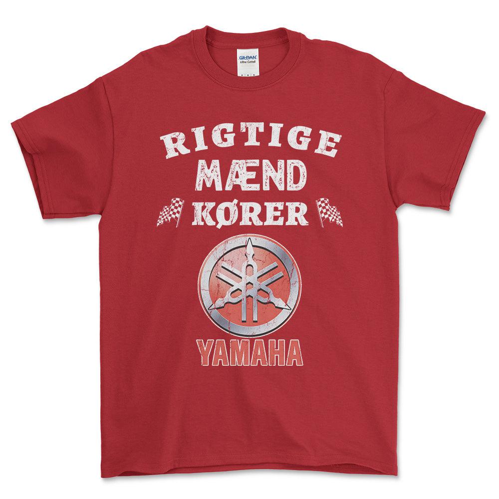 Yamaha Rigtige Mænd Kører - Unisex T-Shirt , Bomuld-Beklædning-Yamaha-Rød-S-Forside-Garage Culture Shop- garage - man cave - merchandise