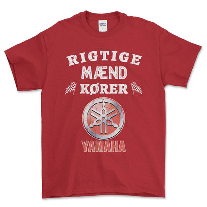 Yamaha Rigtige Mænd Kører - Unisex T-Shirt , Bomuld-Beklædning-Yamaha-Rød-S-Forside-Garage Culture Shop- garage - man cave - merchandise