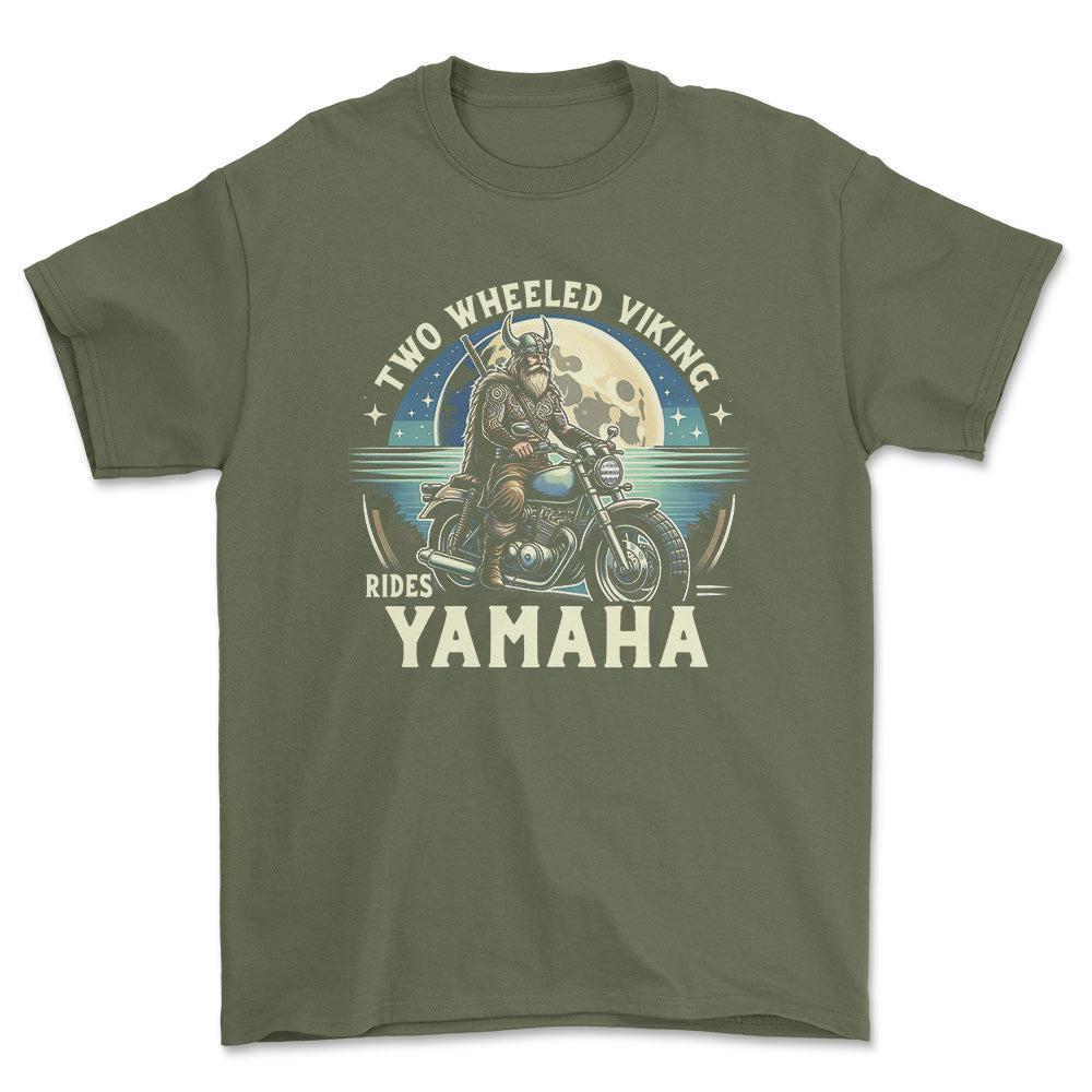 Yamaha Two Wheeled Viking Rides Yamaha - Unisex T-Shirt , Bomuld-Beklædning-Yamaha-Grøn Militær-S-Forside-Garage Culture Shop- garage - man cave - merchandise