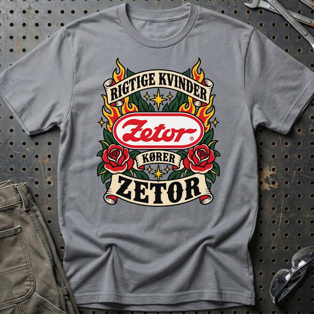 
Produktbillede af Zetor Rigtige Kvinder Kører – Roser og Flammer T-Shirt