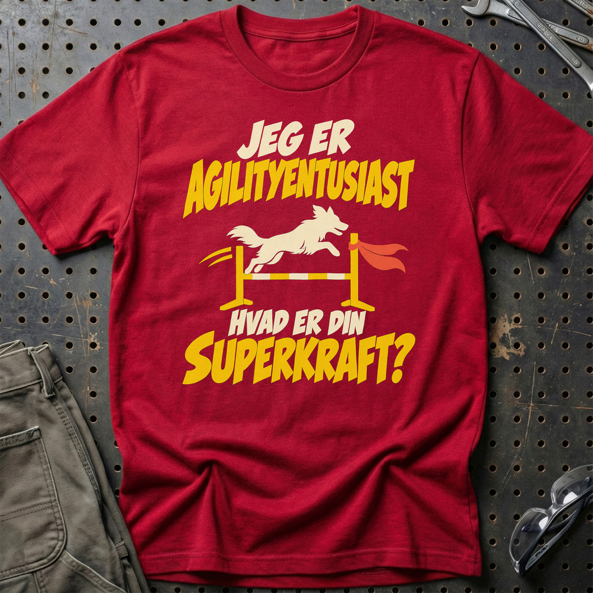 
Agilityentusiast – Hvad er din superkraft? – Unisex T-Shirt – Rød