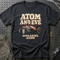 
Ariel Atom 2000 – Atom and Eve T-Shirt – Sort