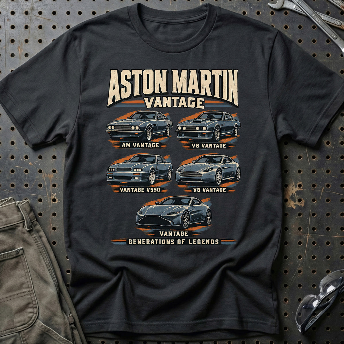 
Aston Martin Vantage – Generations of Legends T-Shirt – Sort