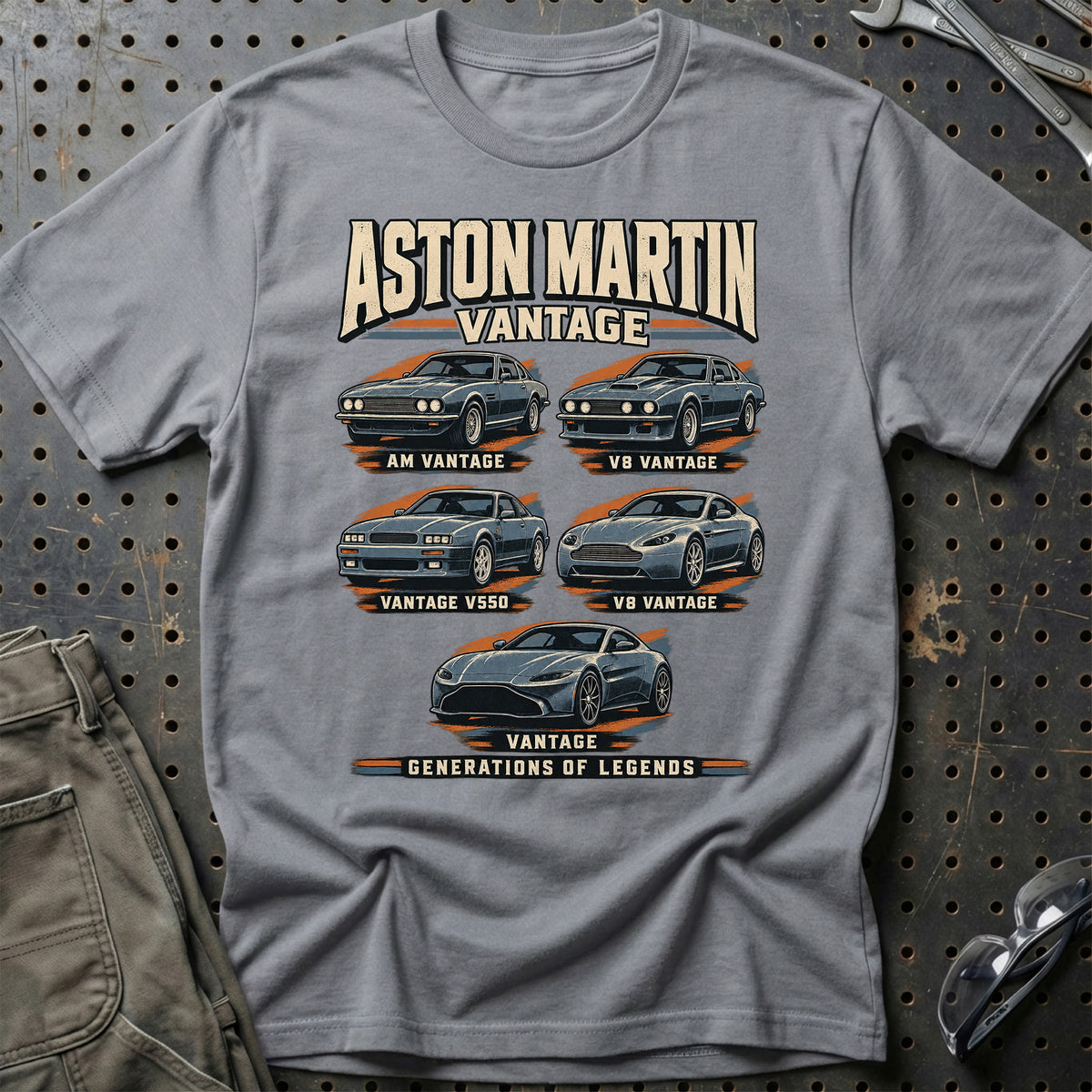 
Aston Martin Vantage – Generations of Legends T-Shirt – Grå Sport