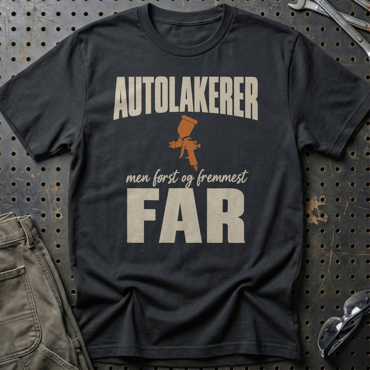 Autolakerer – Men Først Og Fremmest Far T-Shirt – Sort