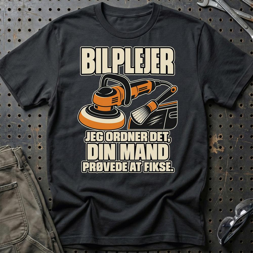 Bilplejer – Jeg Ordner Det, Din Mand Prøvede At Fikse T-Shirt – Sort