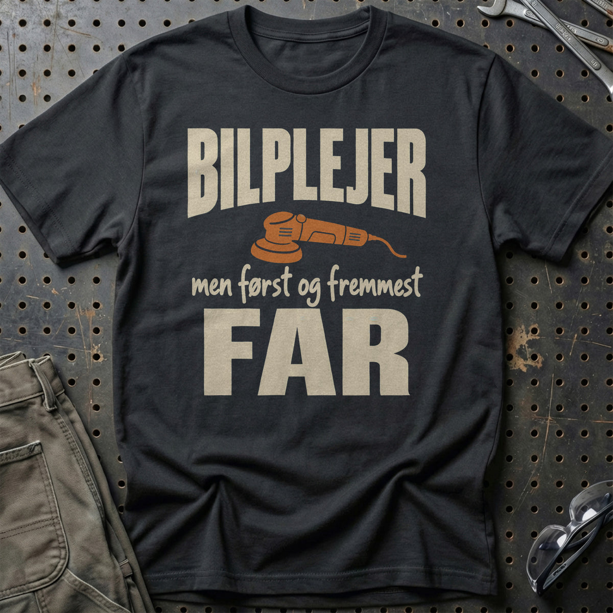 Bilplejer – Men Først Og Fremmest Far T-Shirt – Sort