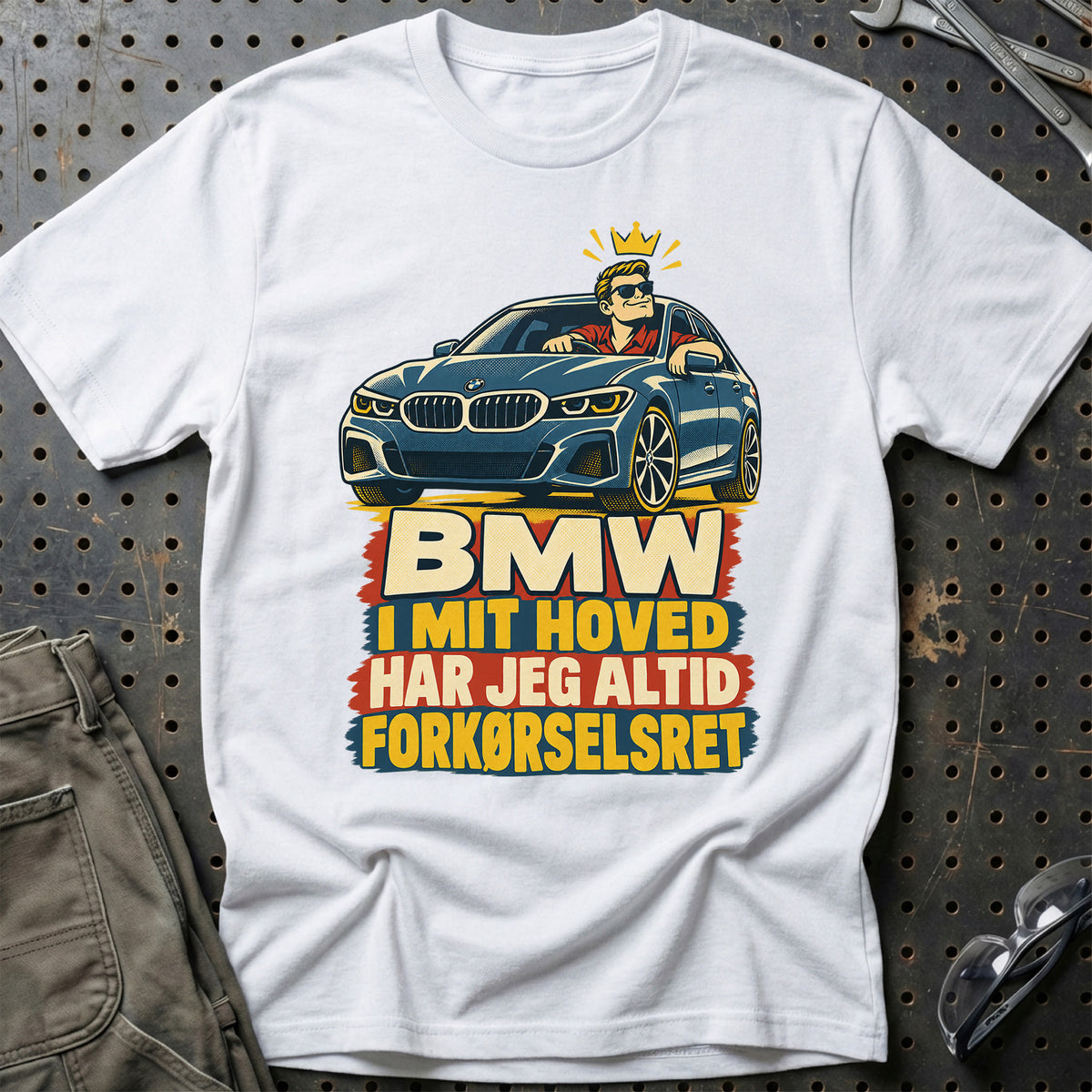 
BMW – I mit hoved har jeg altid forkørselsret – Retro – Unisex T-Shirt – Hvid