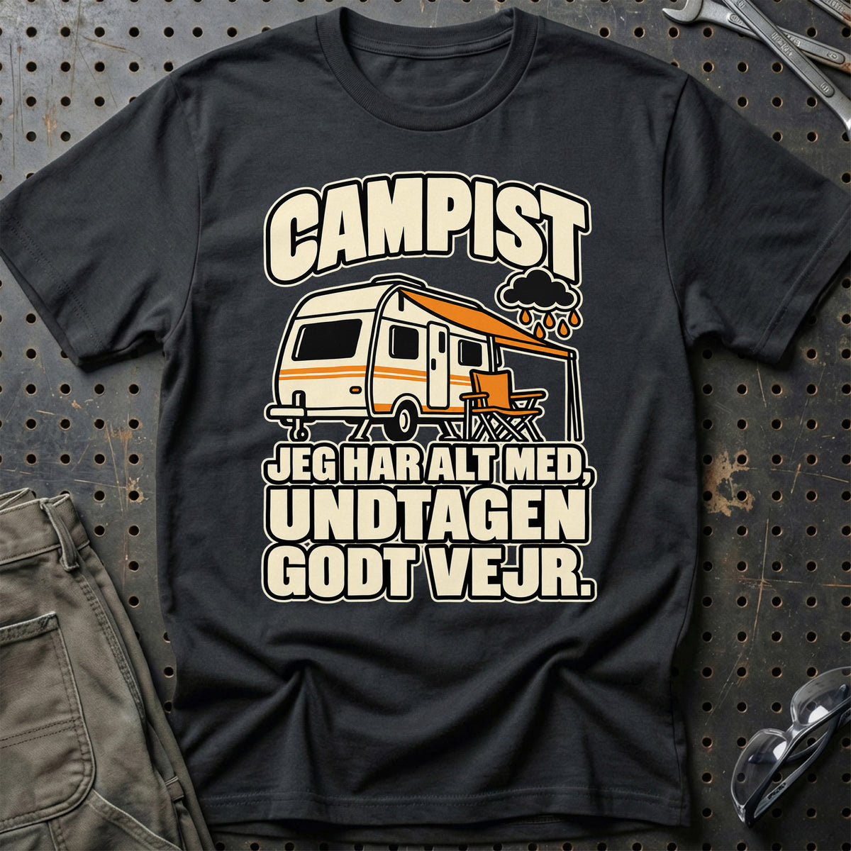 
Campist – Jeg har alt med, undtagen godt vejr – Unisex T-Shirt – Sort