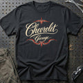 
Chevrolet Garage – Pinstripe – Unisex T-Shirt med tryk foran, farve: Sort