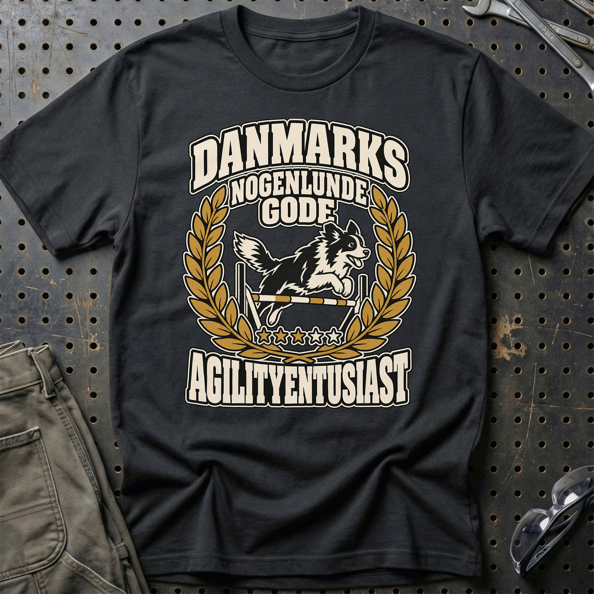 
Danmarks nogenlunde gode agilityentusiast – Unisex T-Shirt – Sort